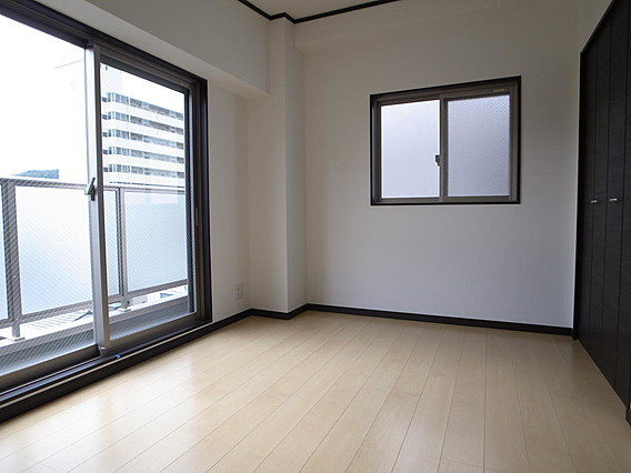 宝ビルの居間・リビング