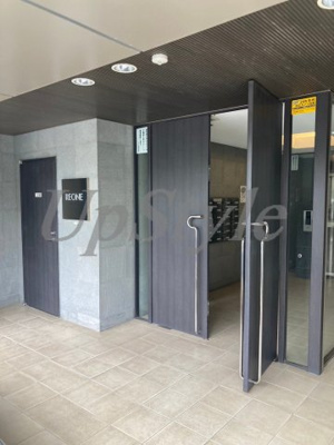 【エントランス】 | レオーネ綾瀬