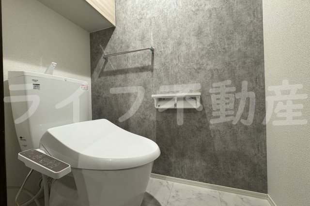 ナサハウスのトイレ|落ち着いた色調のトイレです