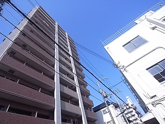 プレサンス神戸裁判所前デリシアの外観