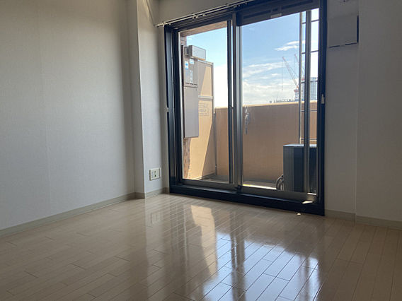 プレサンス神戸裁判所前デリシアの居間・リビング