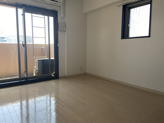 プレサンス神戸裁判所前デリシアの居間・リビング