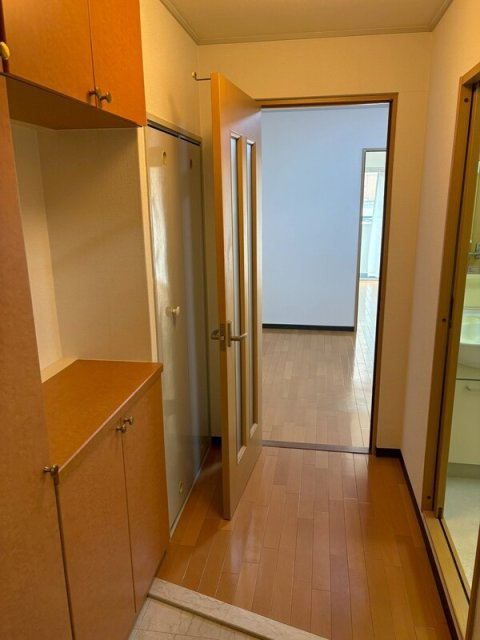 藤和ライブタウン本山の玄関