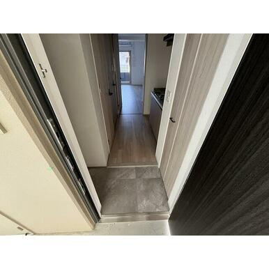 レジュールアッシュ神戸湊川公園の玄関