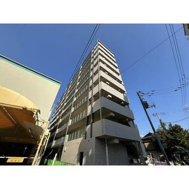 レジュールアッシュ神戸湊川公園の外観