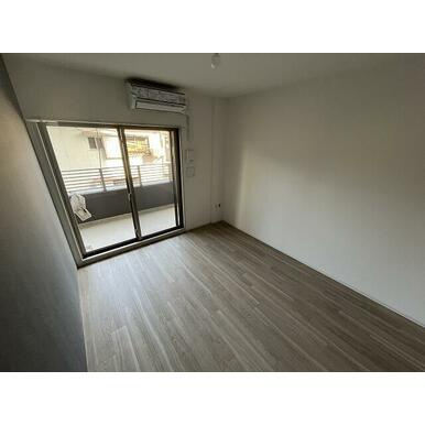 レジュールアッシュ神戸湊川公園の居間・リビング