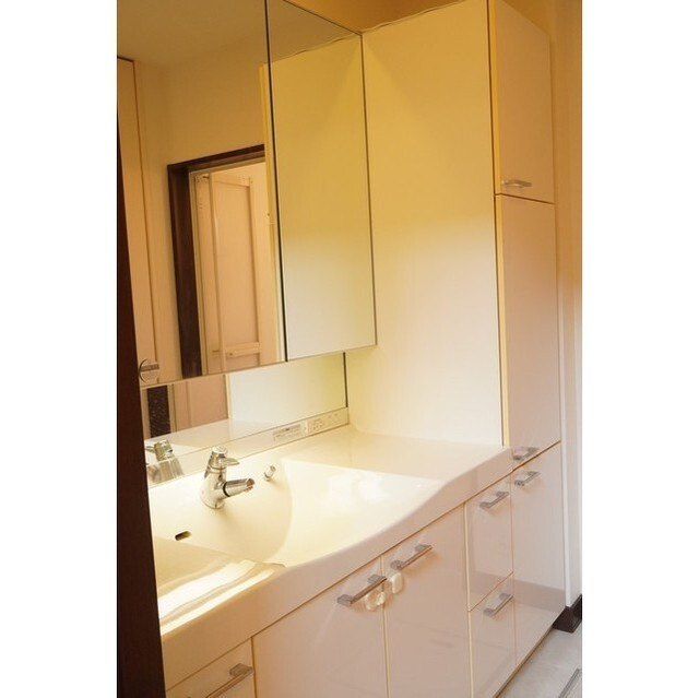 山芦屋町16番貸家の洗面所