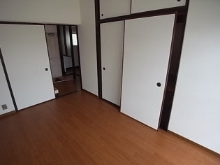 エスペランサ魚崎の洋室