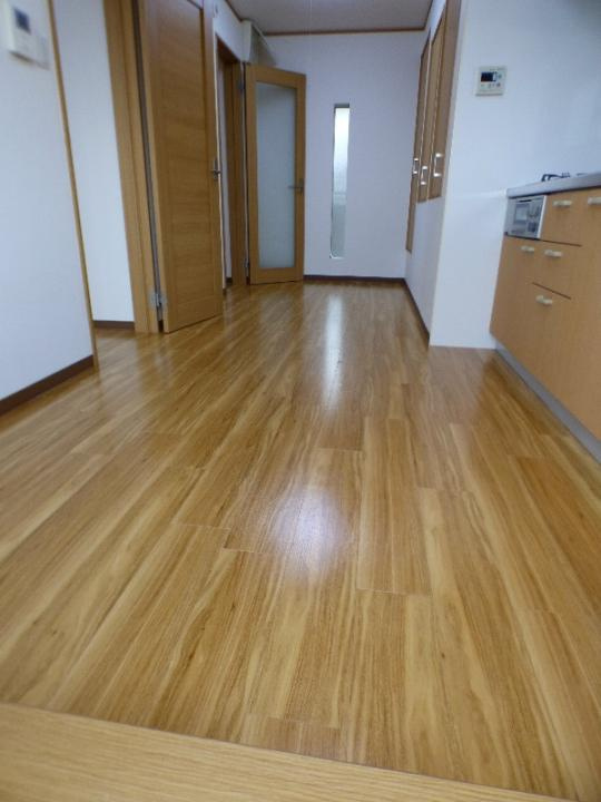 ヒルサイド山手の洋室