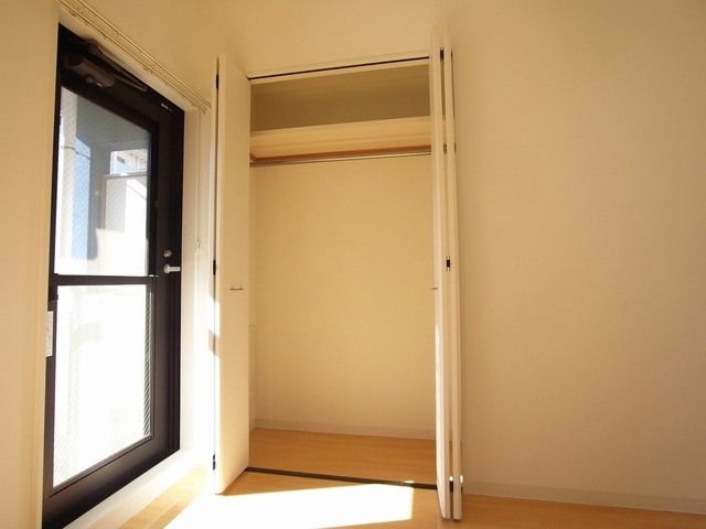 オルタンシア下山手の収納