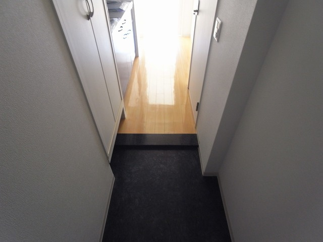 オルタンシア下山手の玄関