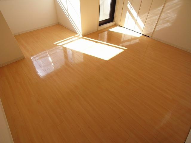 オルタンシア下山手の洋室