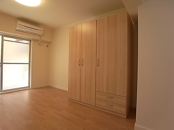マンションカザミドリの洋室