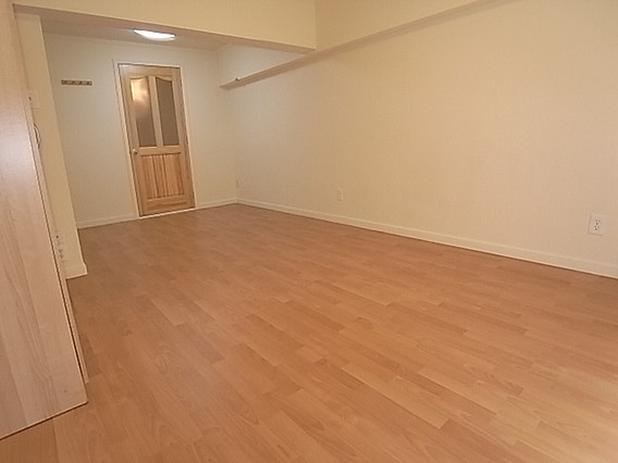 マンションカザミドリの洋室