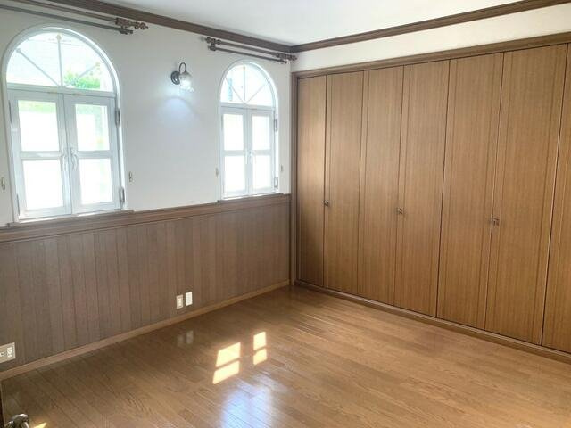 山芦屋町貸家の居間・リビング