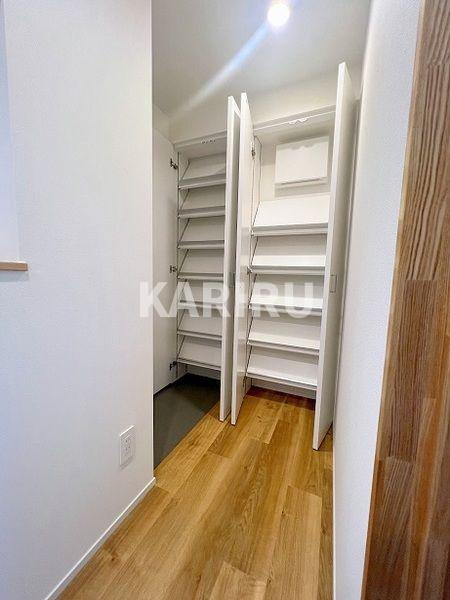 Kyobashi View Residenceの洋室