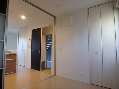 【洋室】 | アズール・マムA棟 | イメージ101号室の写真（反転あり）