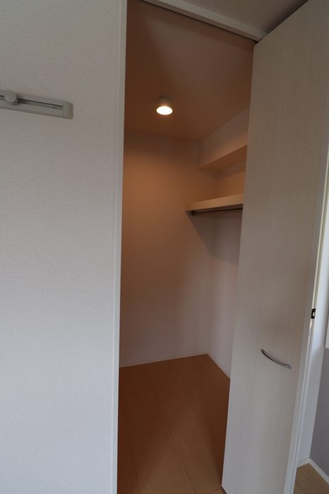  プログレスⅠ B棟の収納|ウォークインクローゼットなので収納豊富です☆