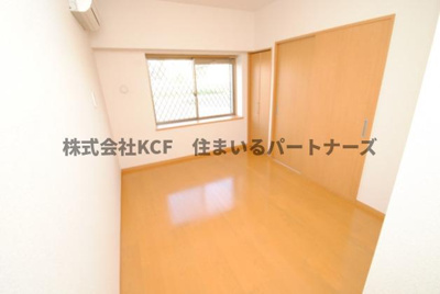 【寝室】 | サンシャトー和賀 | 落ち着いて過ごせるお部屋なので、寝室にいかがでしょうか