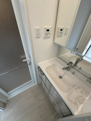 シーズンフラッツ梅田EASTの独立洗面台