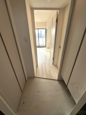 シーズンフラッツ梅田EASTの玄関
