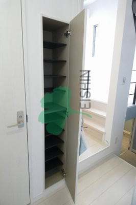 【玄関】 | CB箱崎フレーシア(シービー箱崎フレーシア) | 下駄箱もしっかりついてます！