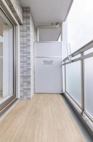 エスリード京橋グレイスのバルコニー