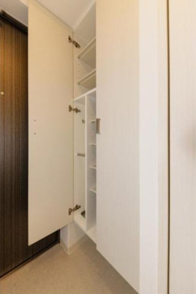 エスリード京橋グレイスの玄関