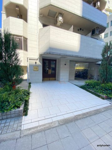 ラナップスクエア大阪城西　仲介手数料無料のエントランス