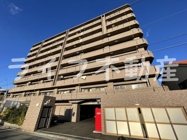 アンドユーイワキ・東大阪の外観|おしゃれな外観です