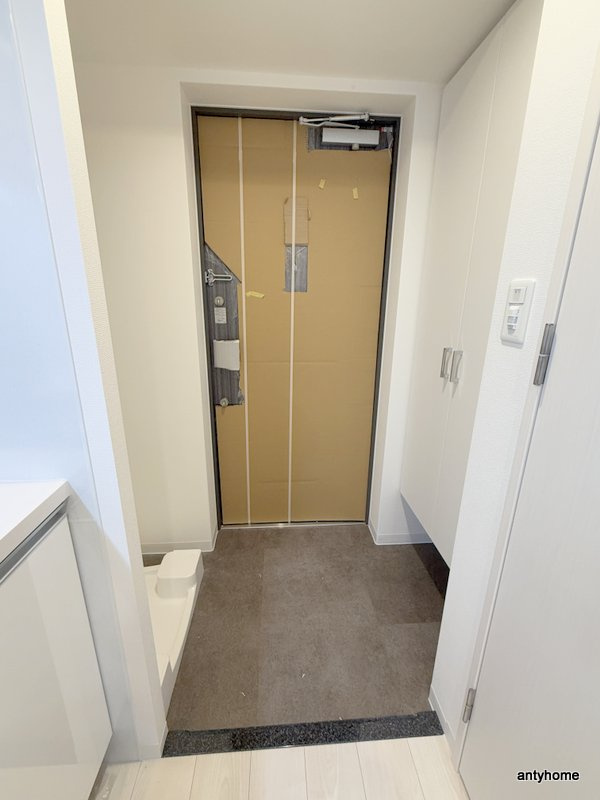 ソルテラスOSAKA MID EASTクレアスト　仲介手数料無料の玄関