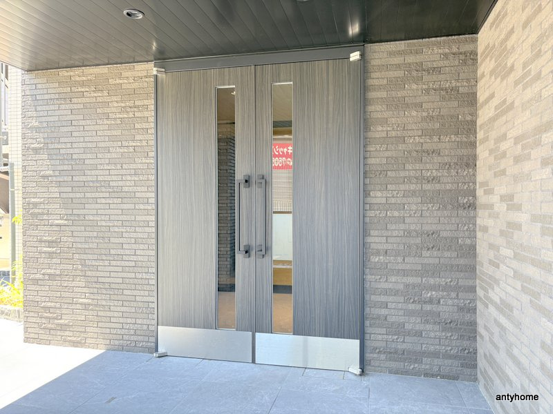 ソルテラスOSAKA MID EASTクレアスト　仲介手数料無料のエントランス