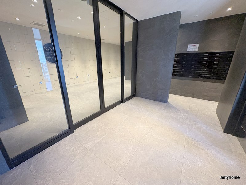 ソルテラスOSAKA MID EASTクレアスト　仲介手数料無料のロビー