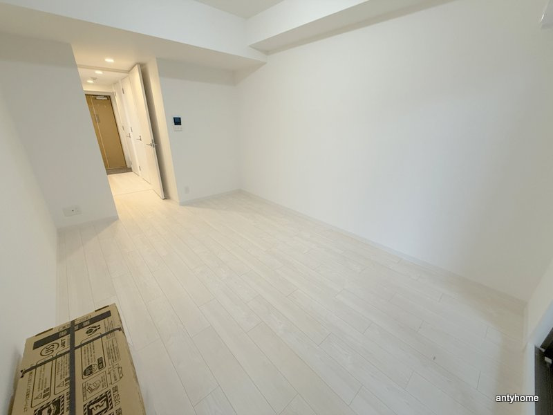 ソルテラスOSAKA MID EASTクレアスト　仲介手数料無料の居間・リビング