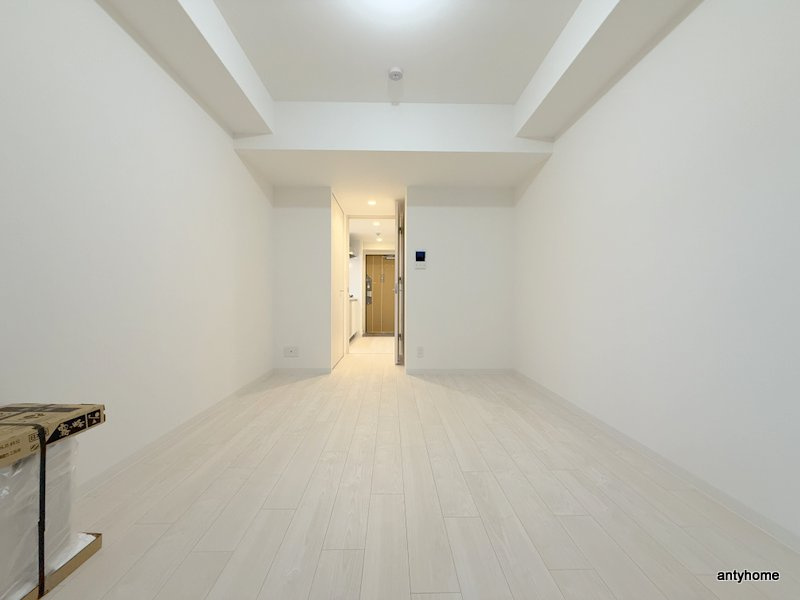 ソルテラスOSAKA MID EASTクレアスト　仲介手数料無料の居間・リビング