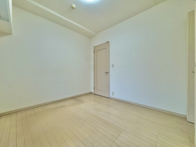 アイディーコート古河の洋室