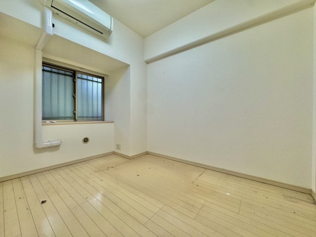 アイディーコート古河の洋室