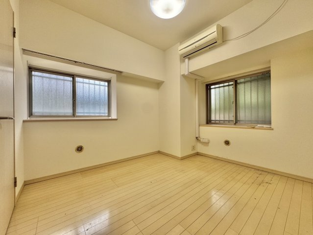 アイディーコート古河の洋室