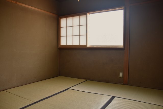 文化薫る岡崎の風と、半露天風呂に癒される京町家の和室|2階北西の和室