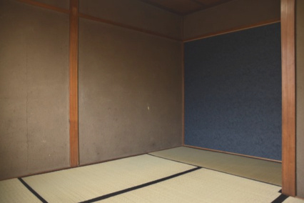 文化薫る岡崎の風と、半露天風呂に癒される京町家の和室|2階北東の和室