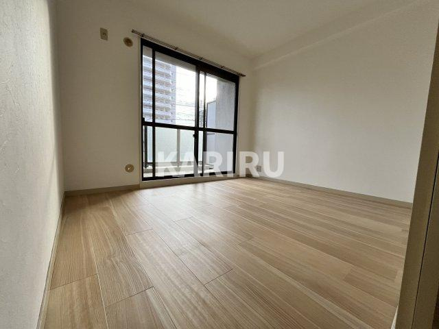 ウィステリア今里の洋室