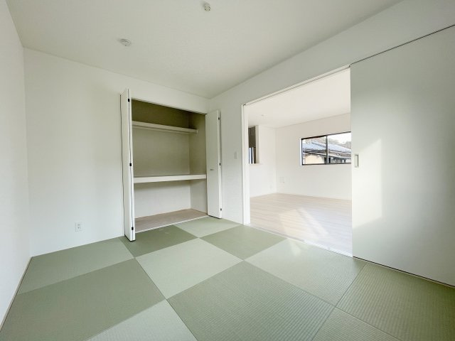 新築戸建・新築建売　白河市栄町　第一小・中央中の収納|家族の収納としても使える2階中心部の納戸収納！中央部にあるので使い勝手良好です！