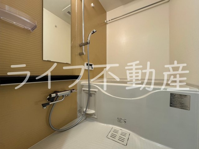 プレサンス新深江ディレットの浴室|日々の疲れを癒すお風呂付です