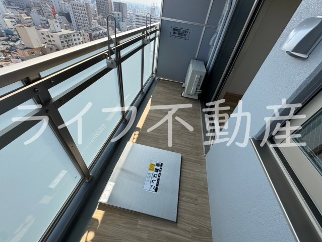 プレサンス新深江ディレットのバルコニー|お洗濯にも便利なバルコニー付き