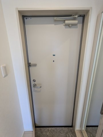 ディーラ鳴海の玄関