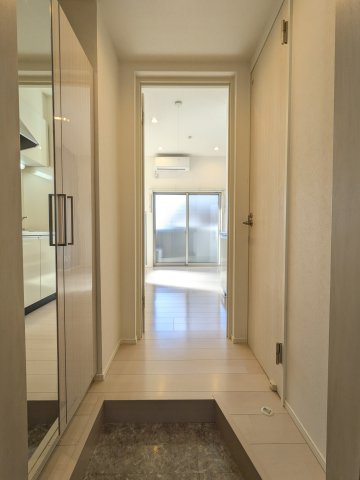 ディーラ鳴海の玄関