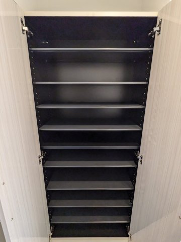 ディーラ鳴海の玄関|シューズボックス