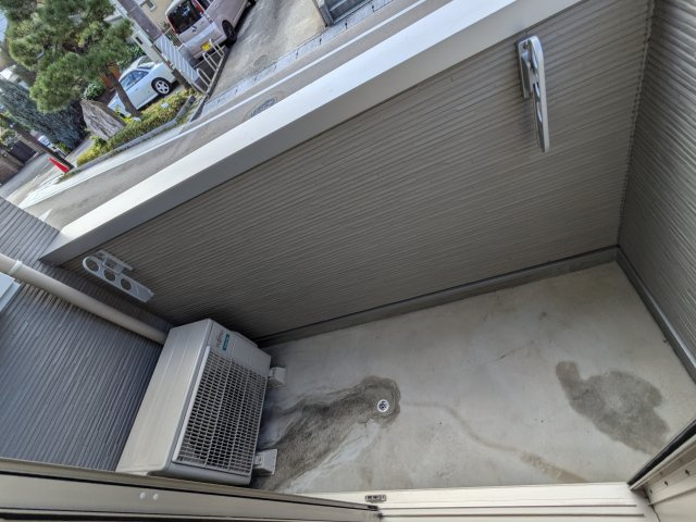 ディーラ鳴海のバルコニー