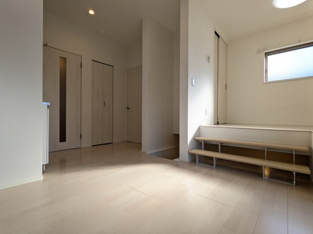 ディーラ鳴海の居間・リビング