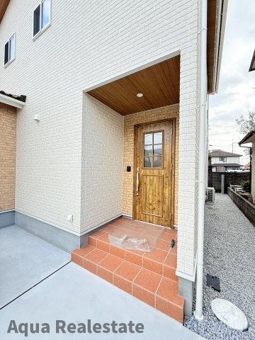 高松市木太町の新築一戸建の玄関|おしゃれな玄関